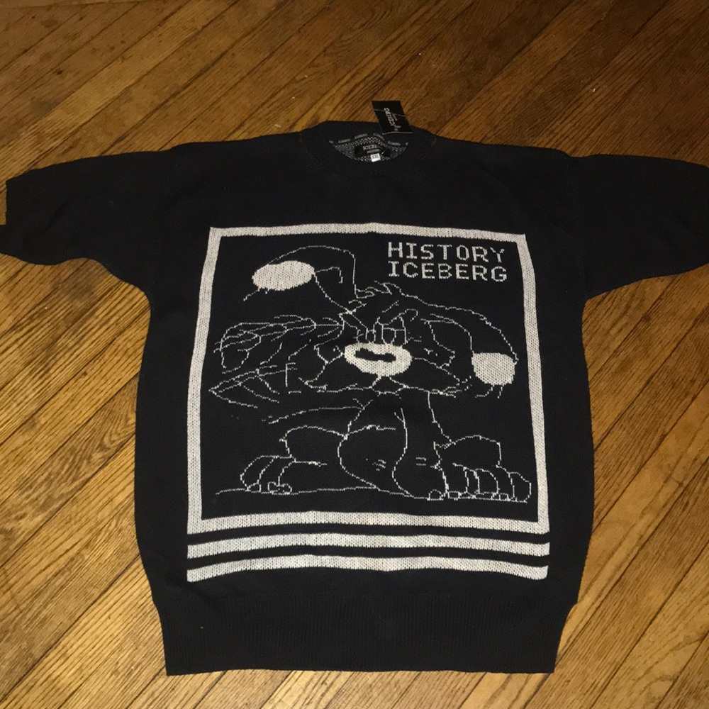 Iceberg History Short sleeve crewneck sweater